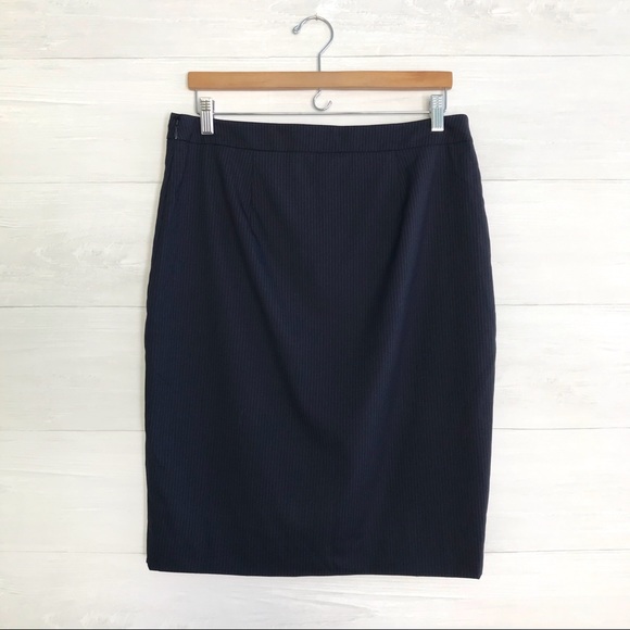 {Ann Taylor} Navy blue pinstriped pencil skirt, 10 - Picture 3 of 6
